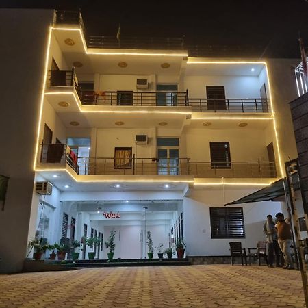 Vrindavan Bhakti Bhavan- Near Prem Mandir By Mukund Ξενοδοχείο Εξωτερικό φωτογραφία