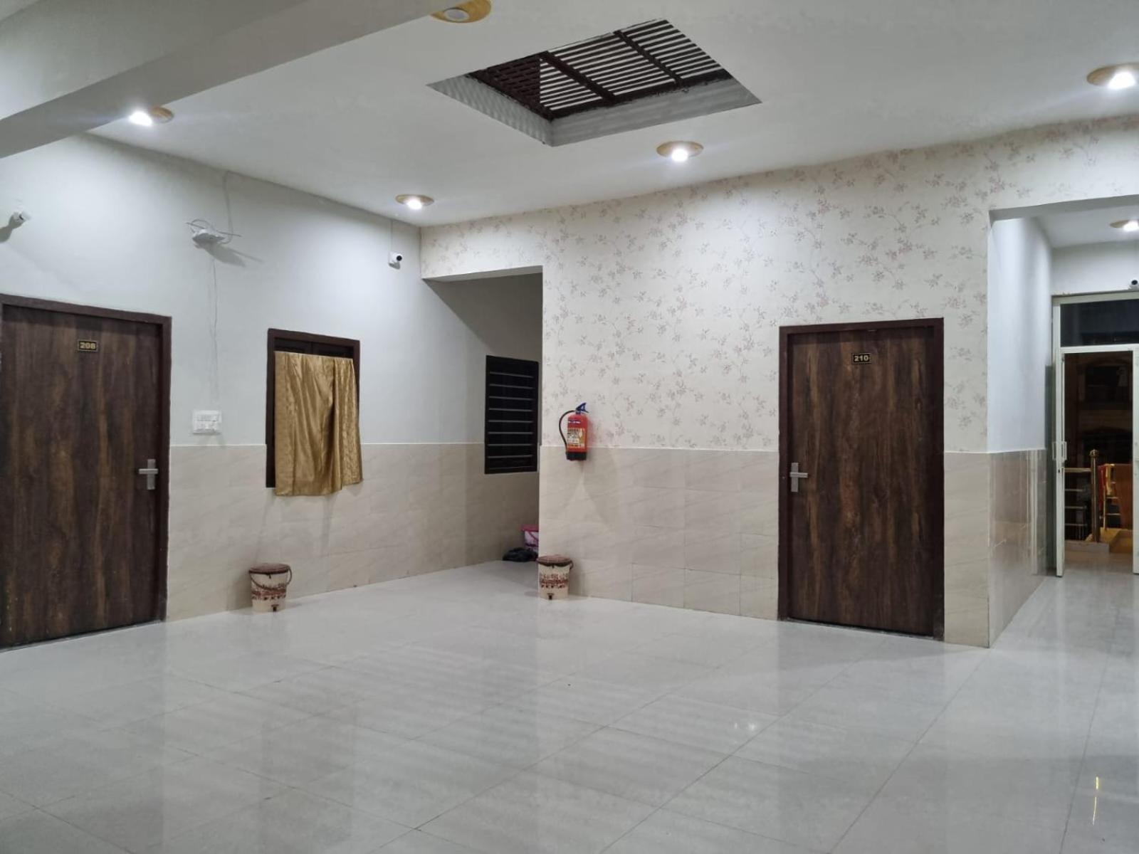 Vrindavan Bhakti Bhavan- Near Prem Mandir By Mukund Ξενοδοχείο Εξωτερικό φωτογραφία