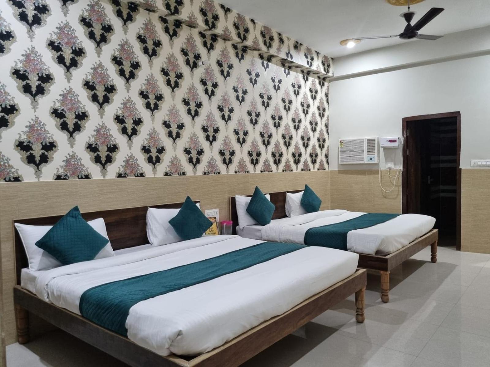 Vrindavan Bhakti Bhavan- Near Prem Mandir By Mukund Ξενοδοχείο Εξωτερικό φωτογραφία