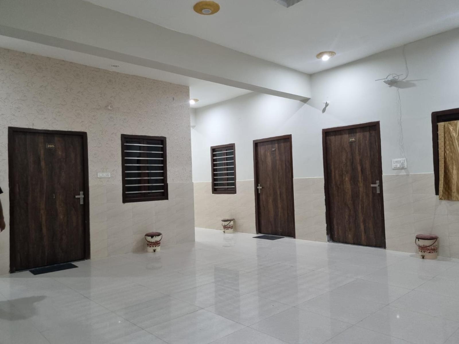 Vrindavan Bhakti Bhavan- Near Prem Mandir By Mukund Ξενοδοχείο Εξωτερικό φωτογραφία